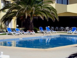duikvakantie azoren hotel caravelas zwembad vakantieduiker