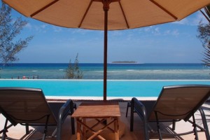 duikvakantie zanzibar zwembad en zee vakantieduiker