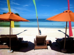 duikvakantie filipijnen malapascua voshaaien strandstoelen vakantieduiker
